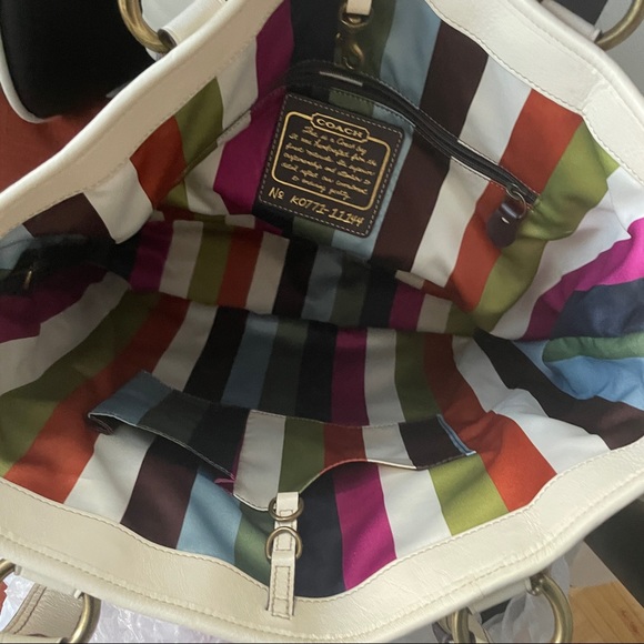 Coach GiGi Tote-Signature fabric, Ivory Leather - Picture 16 of 16